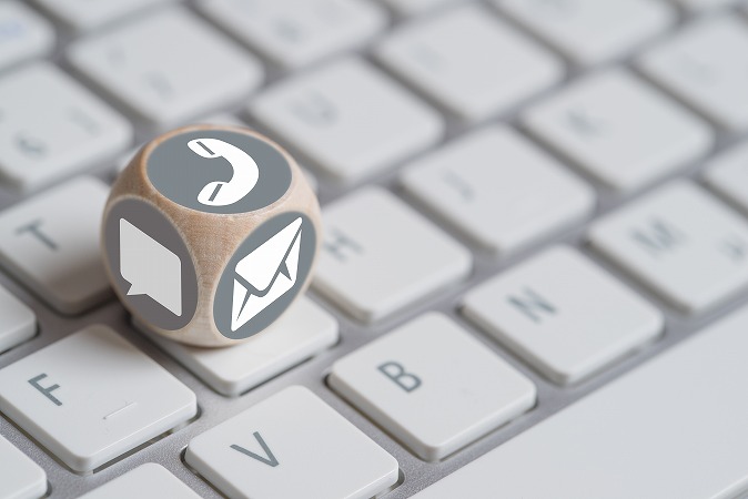 グレーのキーボード